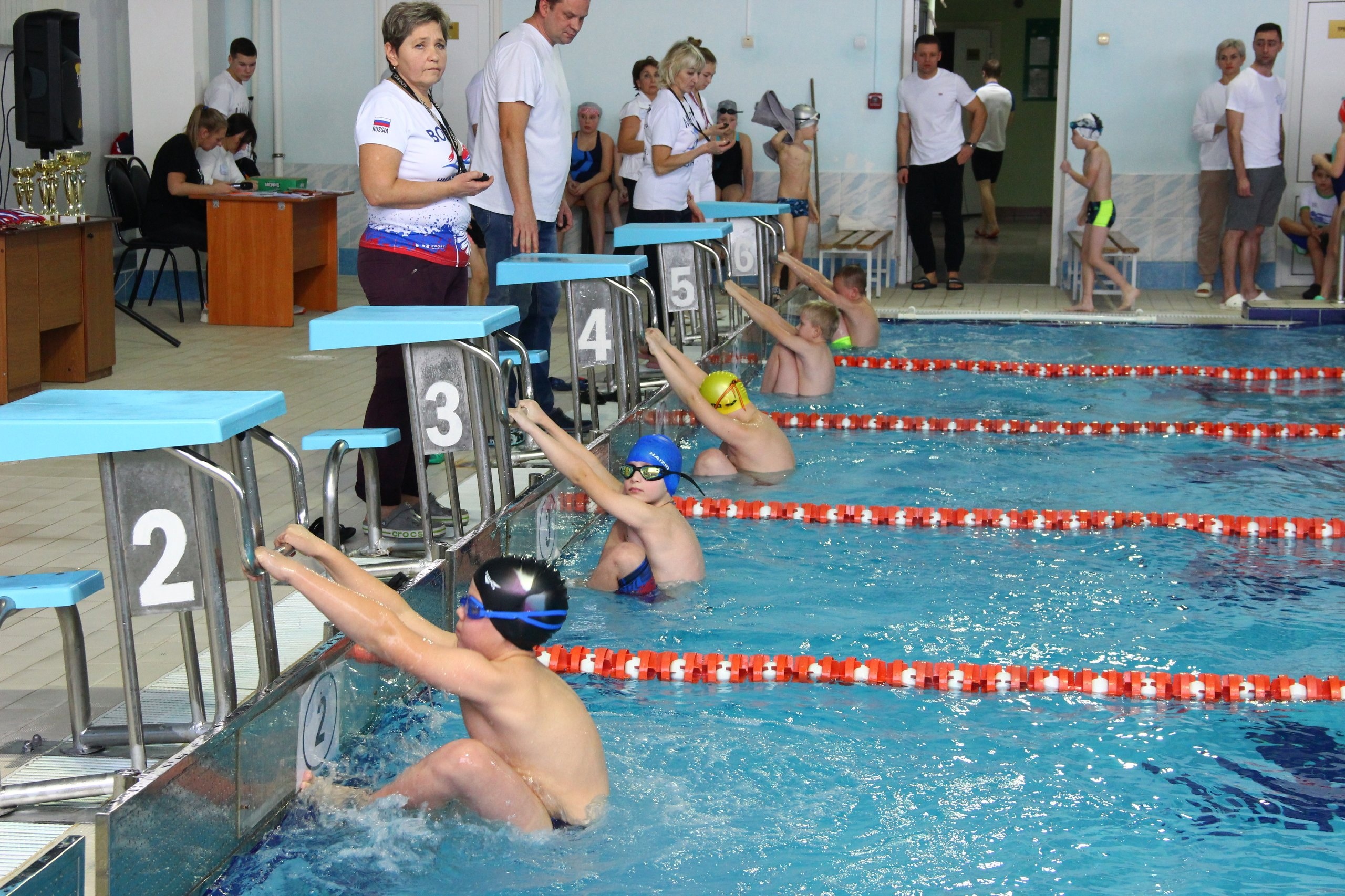 Вы сейчас просматриваете В Мокшане состоялись финальные соревнования по плаванию среди школьников